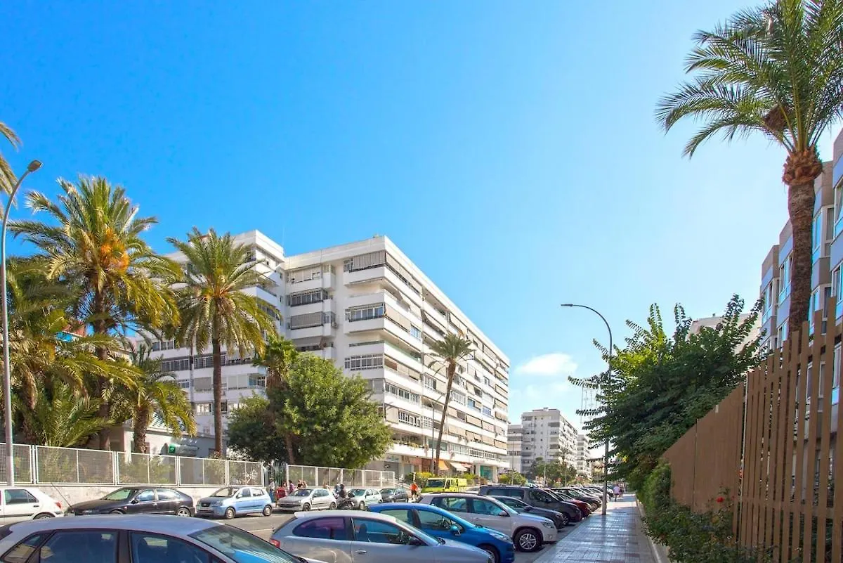 -Malagasunapts- West Beach Malaga Seafood & Relax